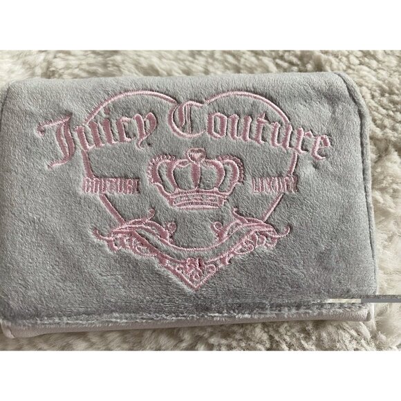 JUICY COUTURE GIRLIE ROYALTY Double Sided Trifold Wallet Dove Grey Pink NEW - Picture 2 of 9